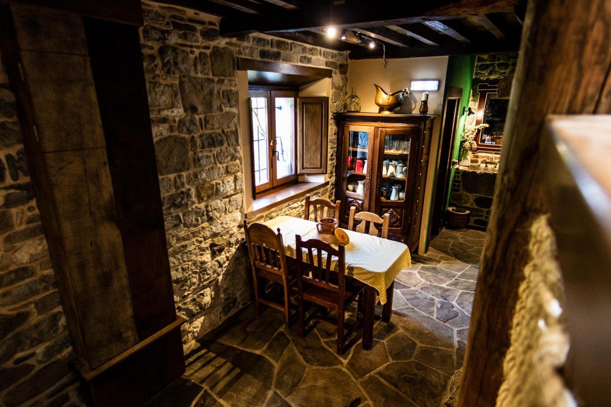 فندق Casona De El Castaniu Serrapio المظهر الخارجي الصورة