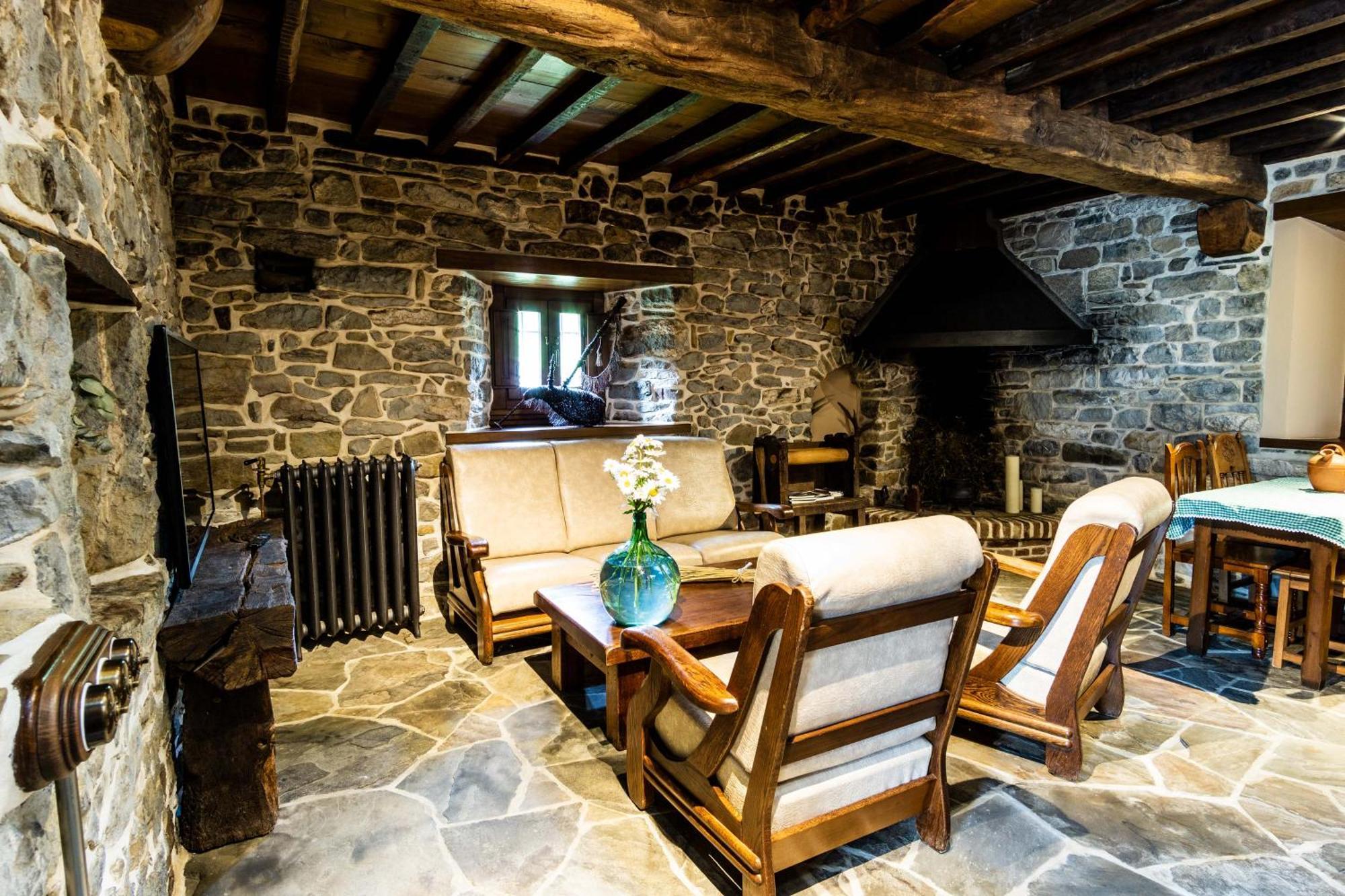 فندق Casona De El Castaniu Serrapio المظهر الخارجي الصورة