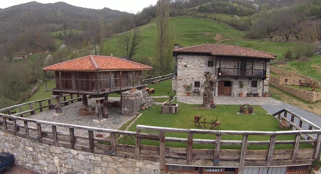 فندق Casona De El Castaniu Serrapio المظهر الخارجي الصورة