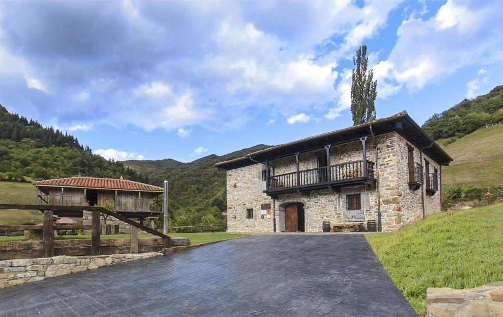 فندق Casona De El Castaniu Serrapio المظهر الخارجي الصورة