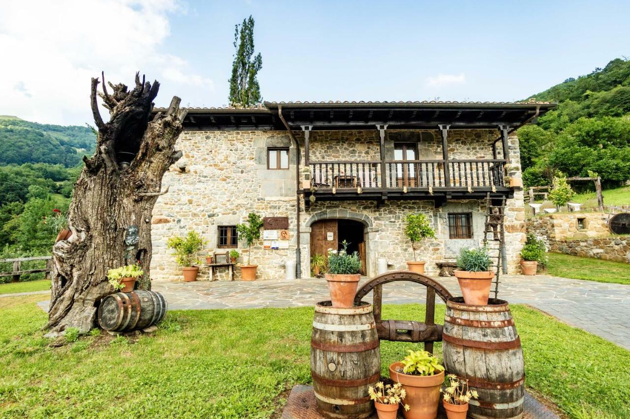فندق Casona De El Castaniu Serrapio المظهر الخارجي الصورة